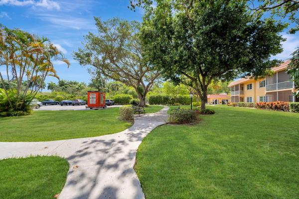 Manor Grove Village, 200 NE 19th Ct #109M, Wilton Manors, Florida 33305, image 2