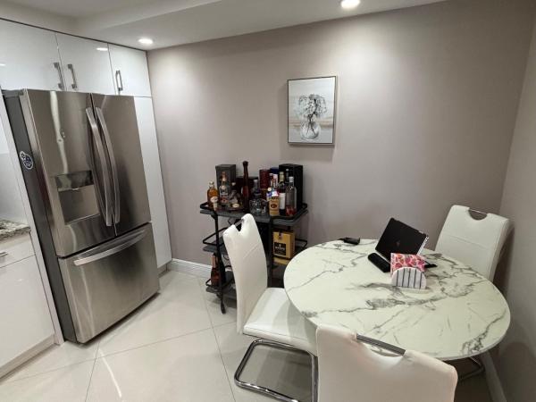 Winston Towers 500, 301 174th St #2210, Sunny Isles Beach, Florida 33160, image 1