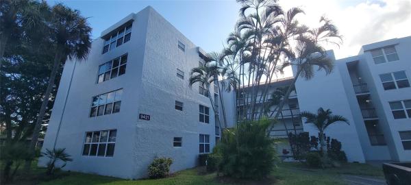 Evergreen Of Pine Island Ridge, 9421 SW Evergreen Pl #102, Davie, Florida 33324, image 1