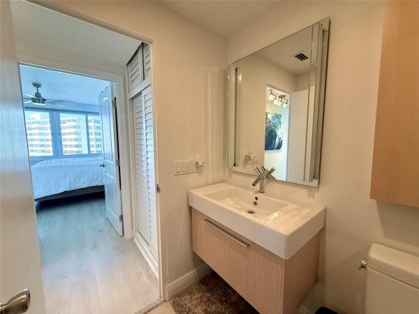 Coral Ridge Towers, 3233 NE 34th St #1403, Fort Lauderdale, Florida 33308, image 2
