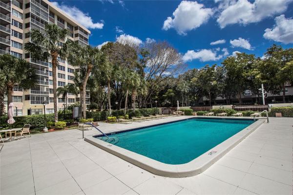 Country Club Tower Of Coral Springs, 10777 W Sample Rd #611, Coral Springs, Florida 33065, image 1