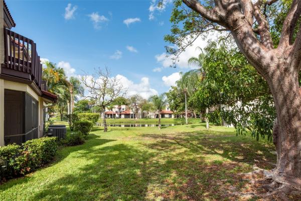 Lakeview Courts At Jacaranda, 8919 W Sunrise Blvd, Plantation, Florida 33322, image 2