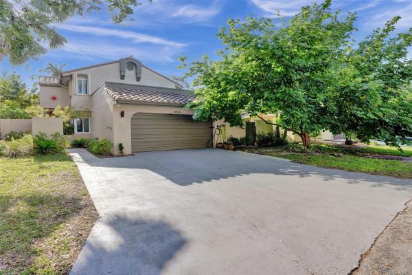 Tierra Vista, 2945 W Begonia Way, Cooper City, Florida 33026, image 1