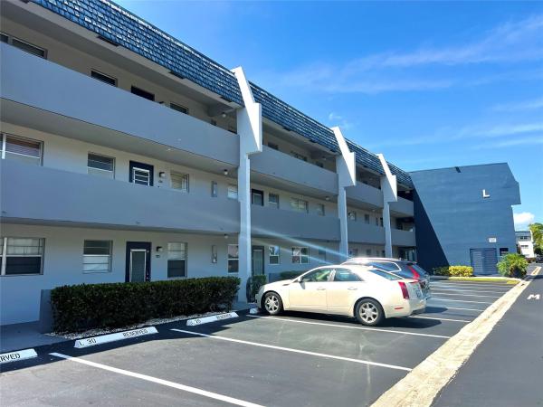Oriole Golf & Tennis Club 1, 7897 Golf Circle Dr #110, Margate, Florida 33063, image 1