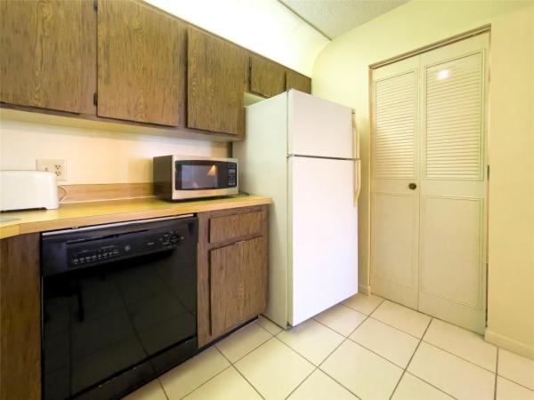 Pine Ridge South 4, 408 Pine Glen Ln #B-1, Greenacres, Florida 33463, image 1