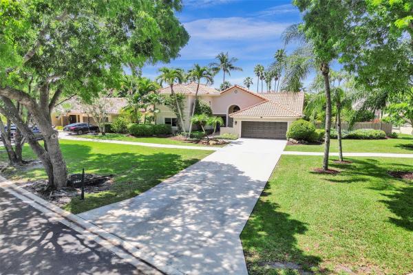 Executive 1 At Country Isles, 1905 River Oaks, Weston, Florida 33326, image 1