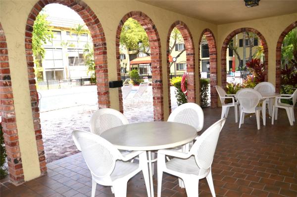 Barcelona North, 255 S Cypress Rd #342, Pompano Beach, Florida 33060, image 1