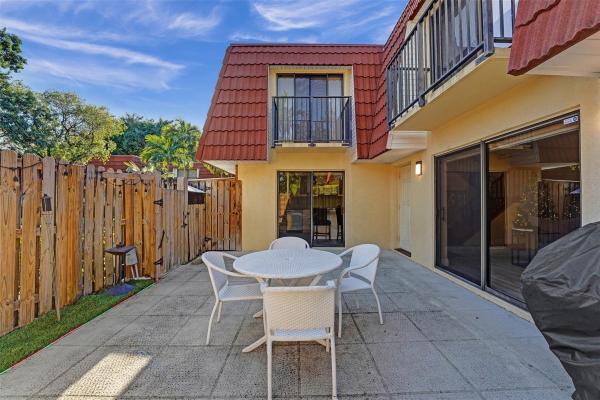 Waterford Courtyards At Jacaranda, 760 NW 99th Cir, Plantation, Florida 33324, image 1