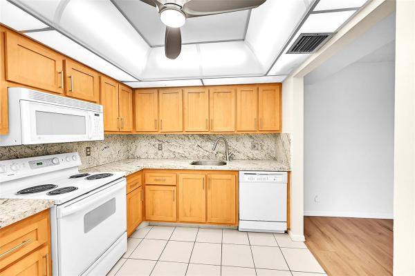 Bermuda Village, 1902 Bermuda Cir #H3, Coconut Creek, Florida 33066, image 2