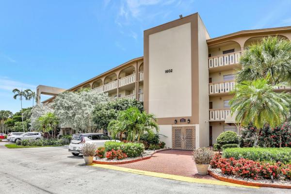 Abaco Village, 1602 Abaco Dr #D4, Coconut Creek, Florida 33066, image 1