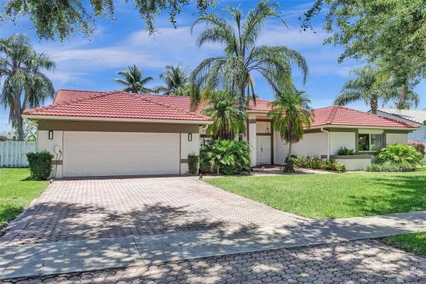 Jacaranda Lakes, 10130 NW 13th St, Plantation, Florida 33322, image 1
