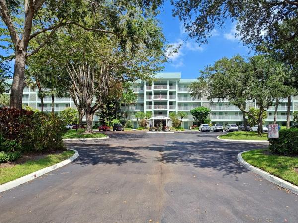 Cypress Grove At Palm-Aire, 802 Cypress Grove Ln #205, Pompano Beach, Florida 33069, image 1