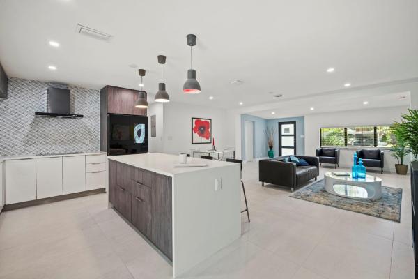 Sunset Manors, 417 NE 26th Dr, Wilton Manors, Florida 33334, image 1