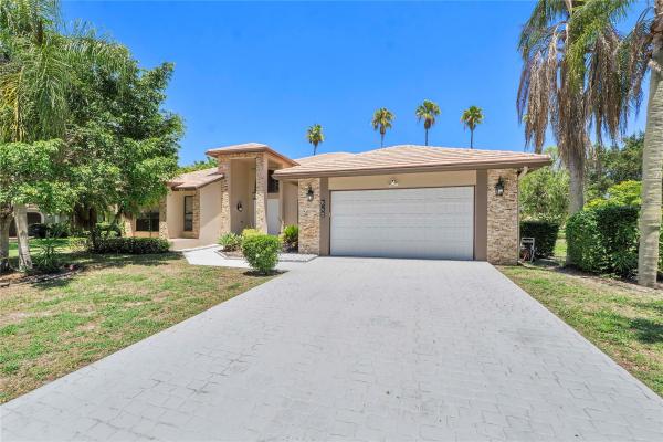 Glenoaks, 645 NW 102nd Ave, Coral Springs, Florida 33071, image 1