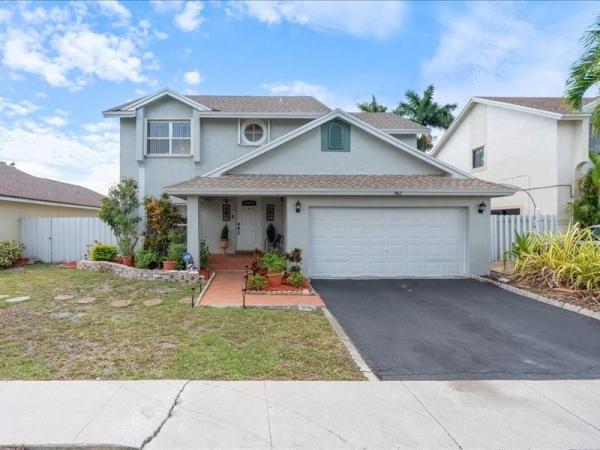 Lakeside Key, 961 SW 98th Ave, Pembroke Pines, Florida 33025, image 1