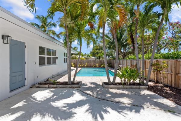 Coral Point, 1911 NE 24th St, Wilton Manors, Florida 33305, image 1