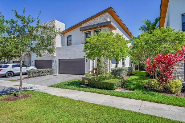 Summit At Park Central, 10507 NW 81st Ter, Doral, Florida 33178, image 1