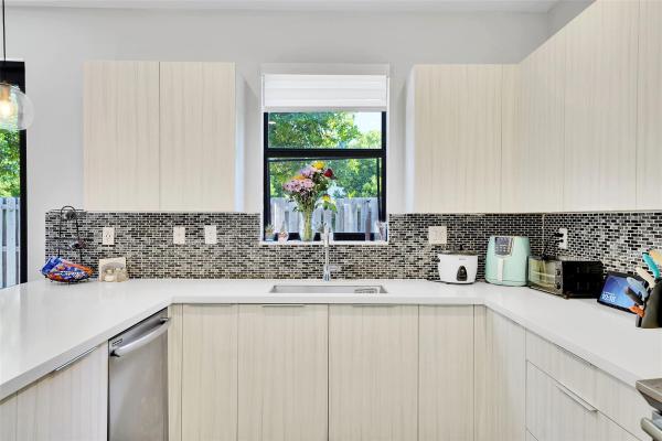 Summit At Park Central, 10507 NW 81st Ter, Doral, Florida 33178, image 1