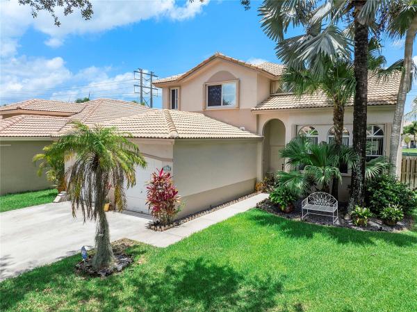 Royal Palm, 466 E Royal Cove Cir, Davie, Florida 33325, image 1