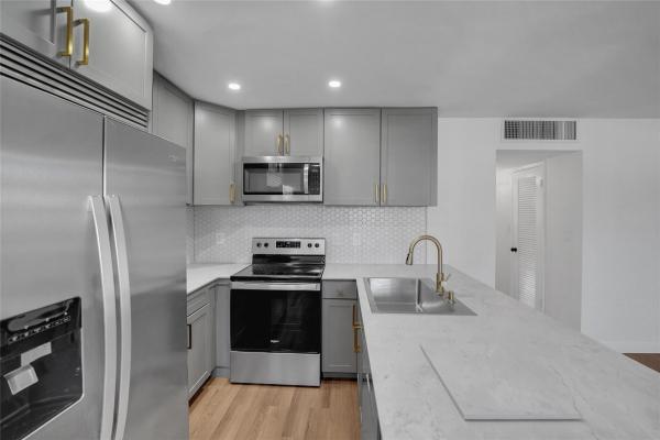 Maybury Mansions, 5203 NE 24th Ter #B207, Fort Lauderdale, Florida 33308, image 1