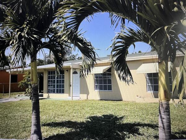 Federal Gardens, 1640 W 11th St, Riviera Beach, Florida 33404, image 1