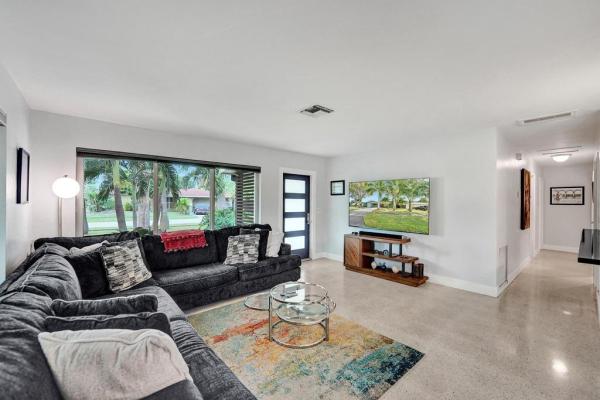 Jenada Villas, 2808 NW 8th Ave, Wilton Manors, Florida 33311, image 1