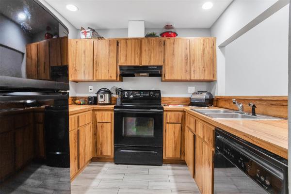 Spring Lake Villas, 8213 NW 100th Dr, Tamarac, Florida 33321, image 1