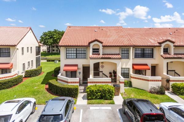 801 Freedom Ct #801, Deerfield Beach, Florida 33442, image 1