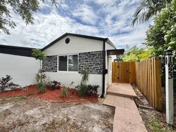 Poinsettia Heights, 1621-1623 NE 16th Ter, Fort Lauderdale, Florida 33305, image 1