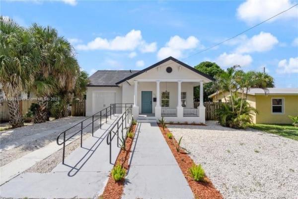 Freshwater Avenue, 1016 14th St, West Palm Beach, Florida 33401, image 1