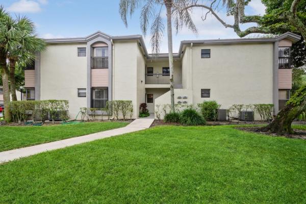 Baywood Village 3, 4485 Carambola Cir #27322, Coconut Creek, Florida 33066, image 1