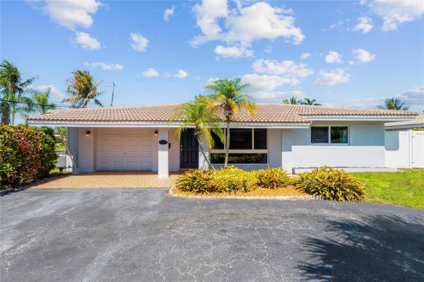 Garden Isles, 300 SE 1st Ave, Pompano Beach, Florida 33060, image 1