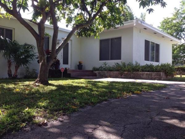 Central Oakland Park, 817 NE 37th St, Oakland Park, Florida 33334, image 1