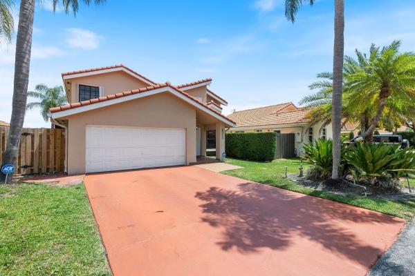 8313 NW 188th Ter, Hialeah, Florida 33015, image 1