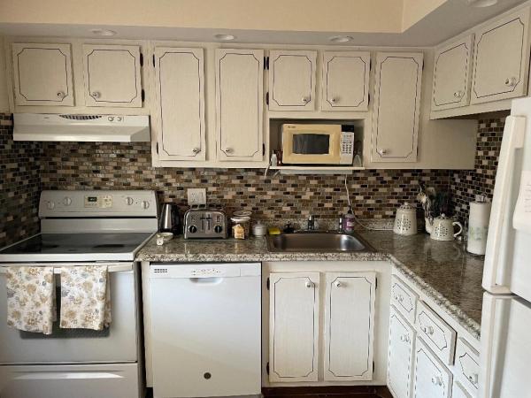 Oriole Gardens 3, 7410 NW 1st St #202, Margate, Florida 33063, image 1
