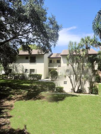 Karanda Village 1, 3177 Cocoplum Cir #3380, Coconut Creek, Florida 33063, image 2