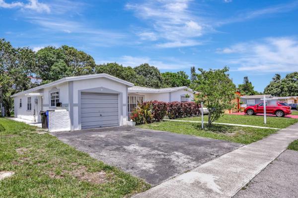 Oakland Estates, 3960 NW 45th Ave, Lauderdale Lakes, Florida 33319, image 1