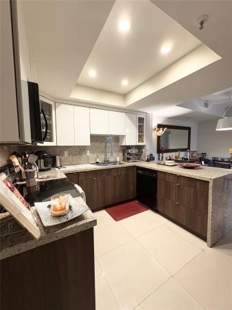 Doral House, 9755 NW 52nd St, Doral, Florida 33178, image 1