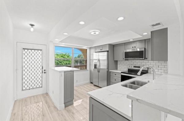 Lucaya Village, 2304 Lucaya Ln #B4, Coconut Creek, Florida 33066, image 1