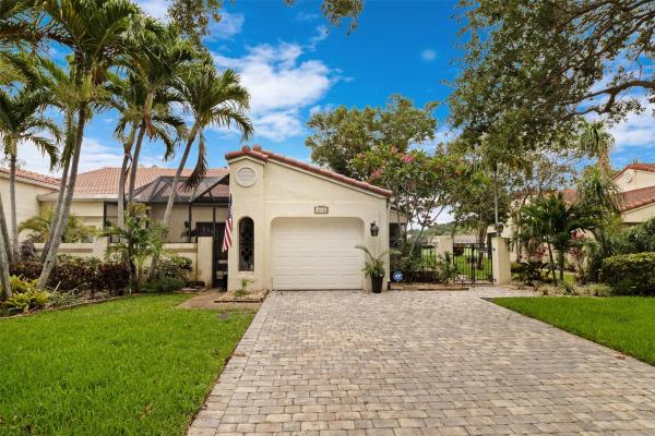 Villas On The Green, 654 Dc Emerald Way E, Deerfield Beach, Florida 33442, image 1