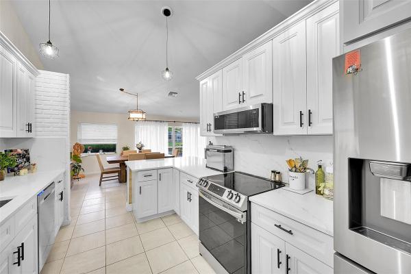 Palm Beach Bath & Tennis, 5230 Grande Palm Cir, Delray Beach, Florida 33484, image 1