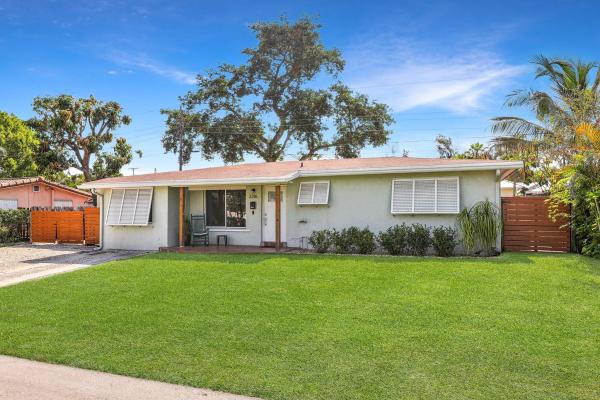 Maurers Highpoint, 2216 NW 2nd Ave, Wilton Manors, Florida 33311, image 1