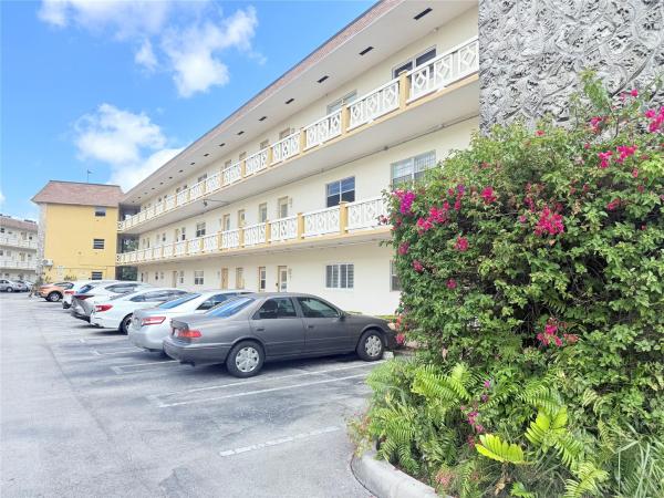 Kahlua Gardens, 5121 W Oakland Park Blvd #105, Lauderdale Lakes, Florida 33313, image 1