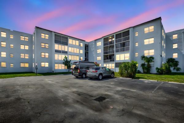 Somerset, 2800 Somerset Dr #218j, Lauderdale Lakes, Florida 33311, image 1