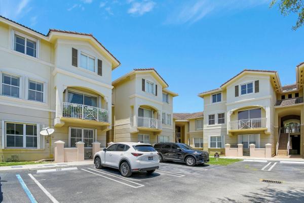 8964 W Flagler St #101, Miami, Florida 33174, image 1