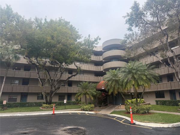 Colony Point, 1000 Colony Point Cir #422, Pembroke Pines, Florida 33026, image 1
