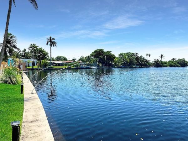 Camelot Shores, 801 NE 18th Ct #105, Fort Lauderdale, Florida 33305, image 1