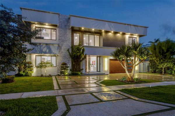 Coral Key Villas, 4921 NE 29th Ave, Lighthouse Point, Florida 33064, image 1