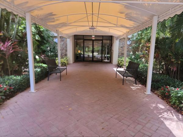 Cypress Grove At Palm-Aire, 4000 Cypress Grove Way #305, Pompano Beach, Florida 33069, image 1