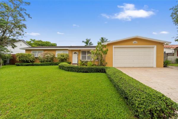 Pembroke Lakes, 11210 NW 23rd St, Pembroke Pines, Florida 33026, image 1